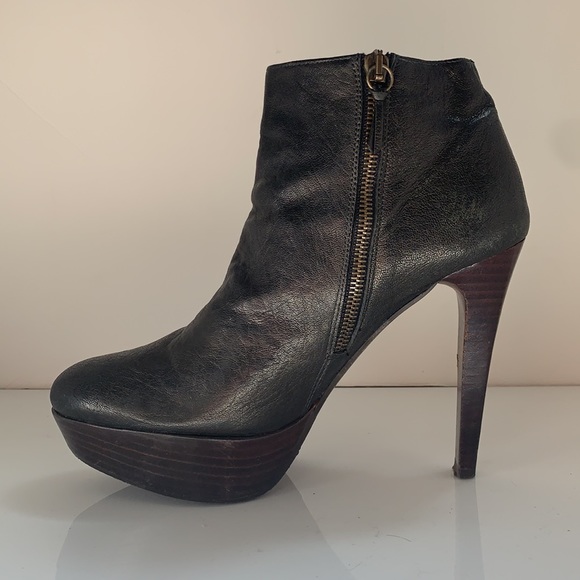 Stewart Weitzman Black Stacked Heeled Booties - Picture 2 of 16
